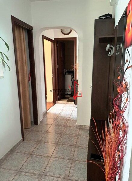 Doamna Ghica, Parcul Florilor, etaj 3/4, decomandat  in bloc din 1987