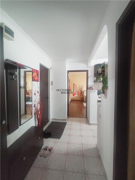 Doamna Ghica, Parcul Florilor, etaj 3/4, decomandat  in bloc din 1987